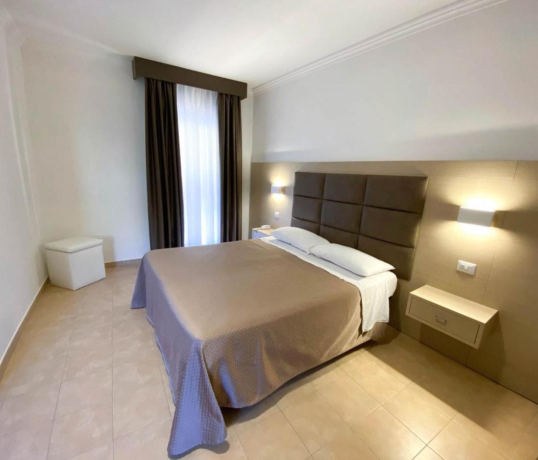בולסנה Le Naiadi Park Hotel Sul Lago מראה חיצוני תמונה