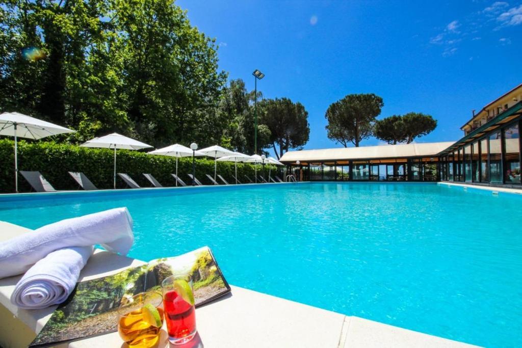 בולסנה Le Naiadi Park Hotel Sul Lago מראה חיצוני תמונה