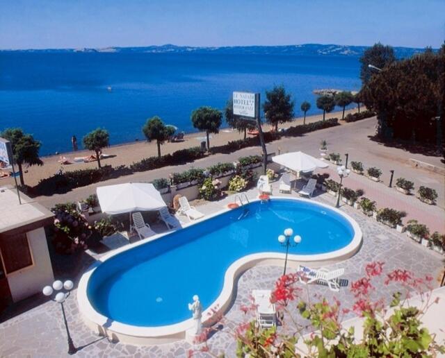 בולסנה Le Naiadi Park Hotel Sul Lago מראה חיצוני תמונה